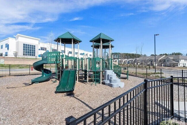 Building Photo - 1195 Chestnut Bluff Run