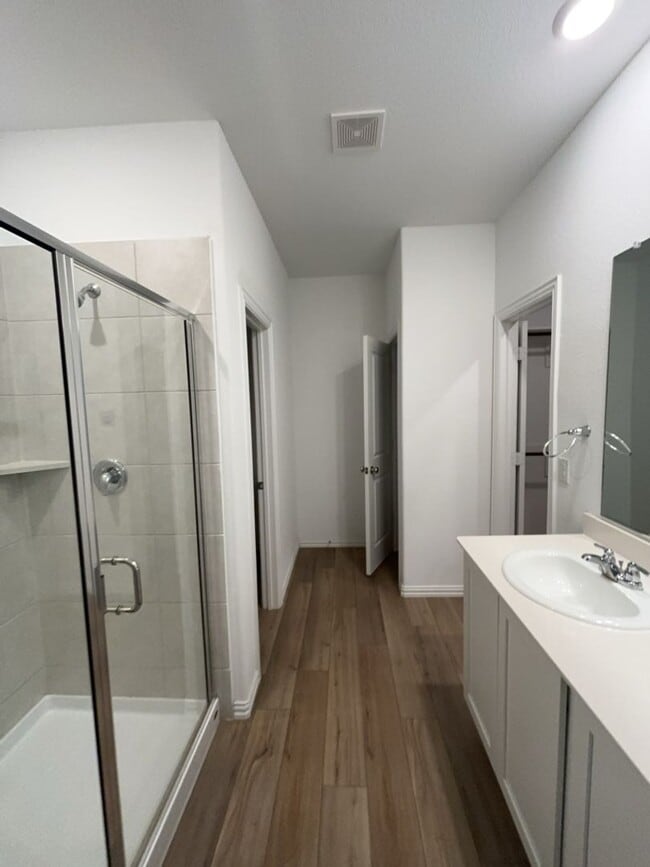 Building Photo - 4 BR/2BA | Newly Renovated Single Story | 1-Car Covered Parking | Fenced Backyard!