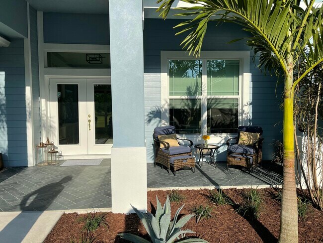 Building Photo - 3155 SW 78th Ave