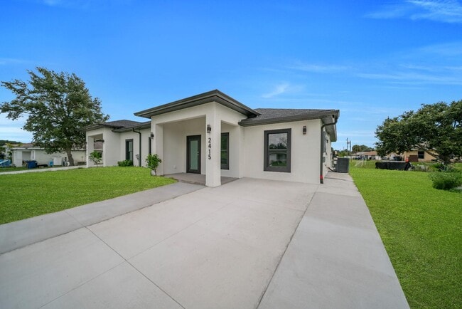 Building Photo - 2413 Quentin Ave S