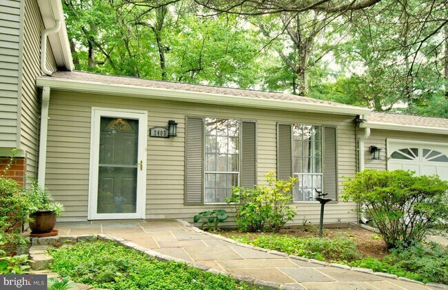 Building Photo - 2405 Earlsgate Ct