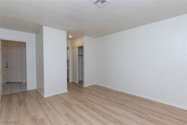 Building Photo - 5072 S Rainbow Blvd