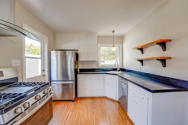 Building Photo - 719 I Ave