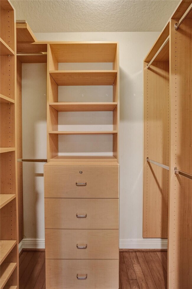 Building Photo - 10442 NW 60th Pl