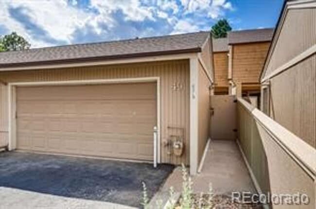 Building Photo - Beautifully Remodeled 3 bedroom Townhome in the Pinery.