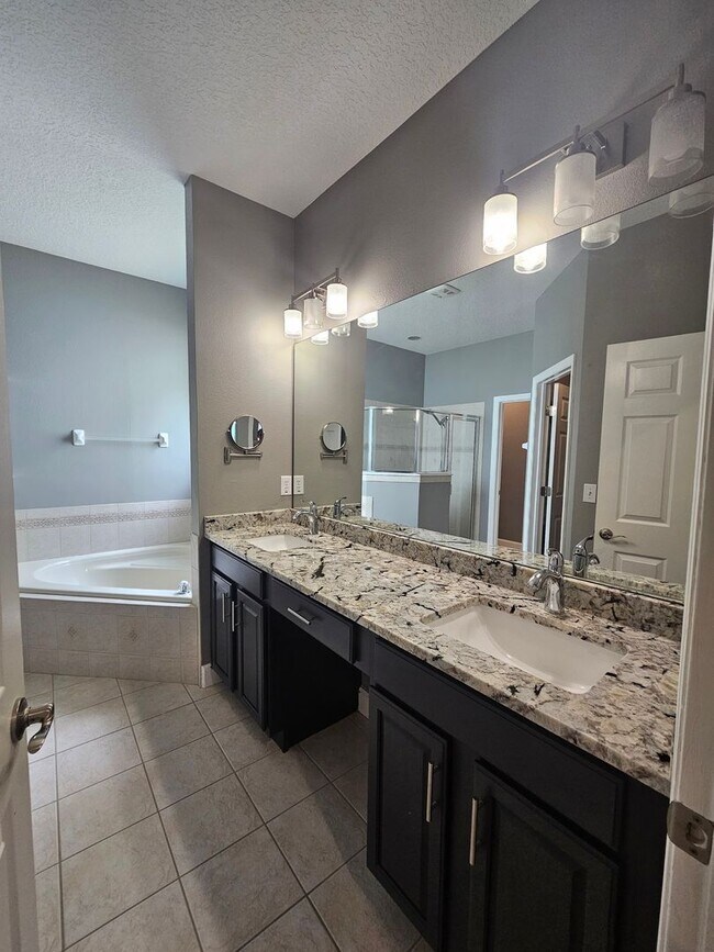 Building Photo - Victoria Park 3 Bedroom Home in Deland