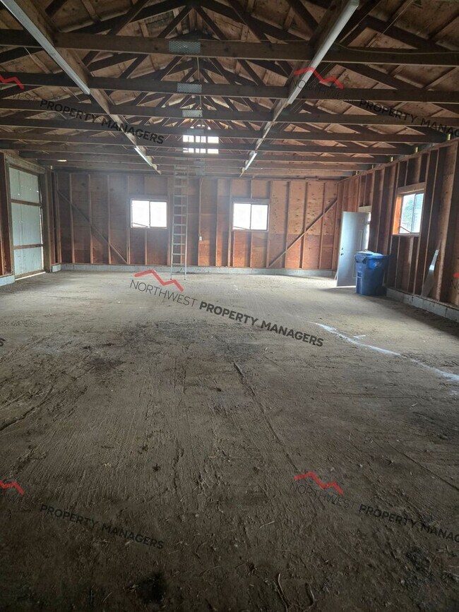 Building Photo - STATUS: *RENTED* |  R255E | $2850 ( FARM PROPERTY- LIVESTOCK WELCOME)