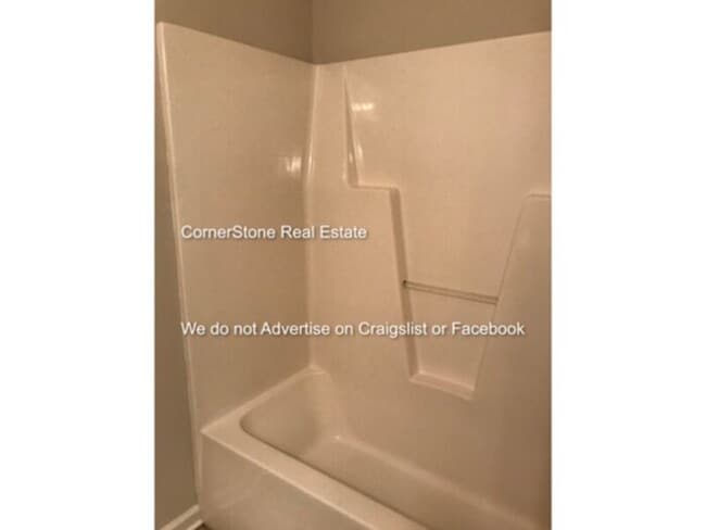 Building Photo - 4040 Bardstown Ct