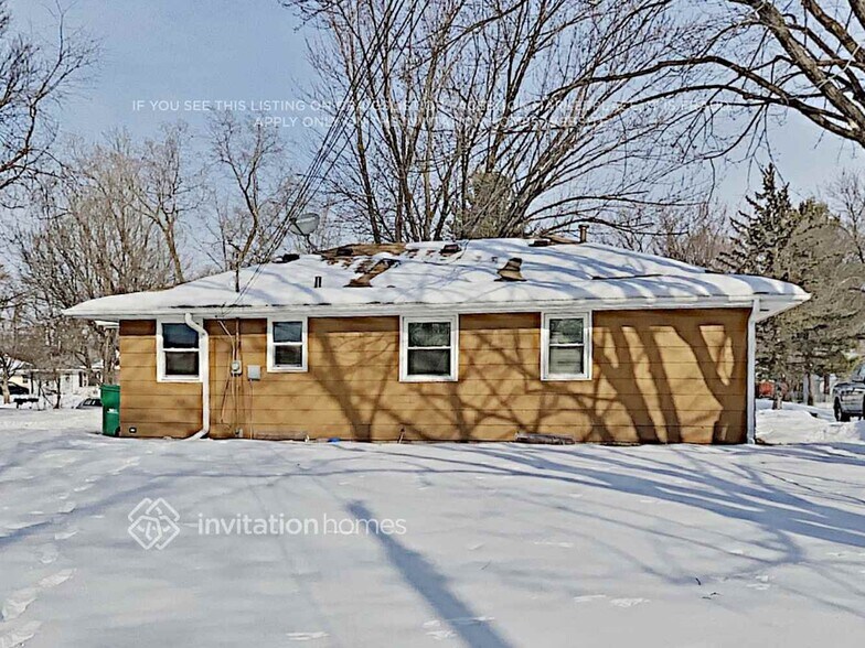 Building Photo - 11314 N Heights Dr NW