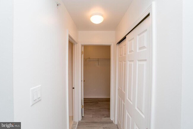 Building Photo - 1108 Julian Dr W
