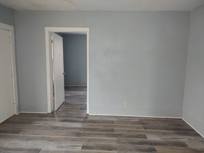 Building Photo - Available May 1 | Renovated 2BR Home | W/D Hookups | Pets Welcome | $850/mo | Pittsburg KS