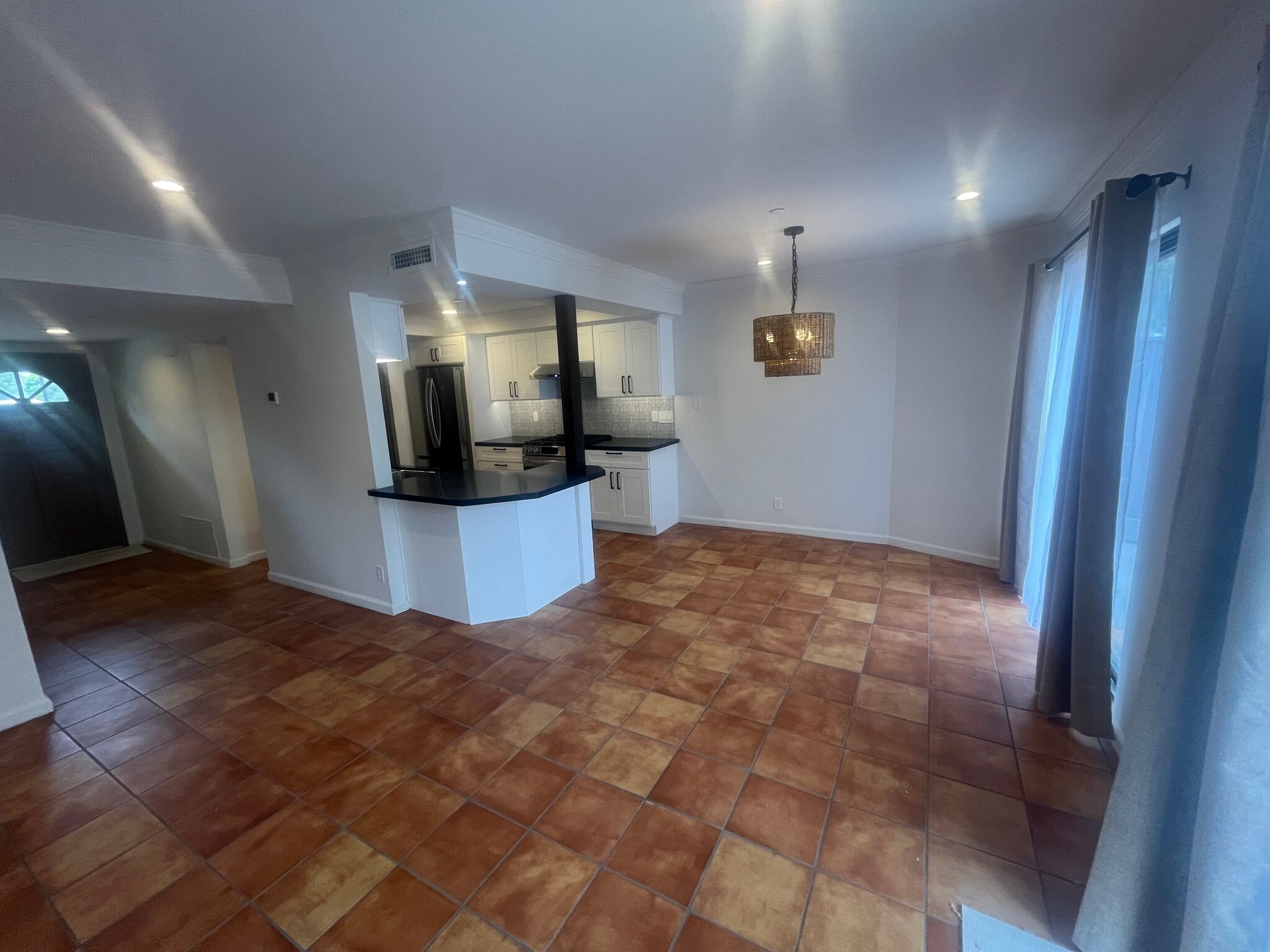 Building Photo - 1584 Redlands Pl