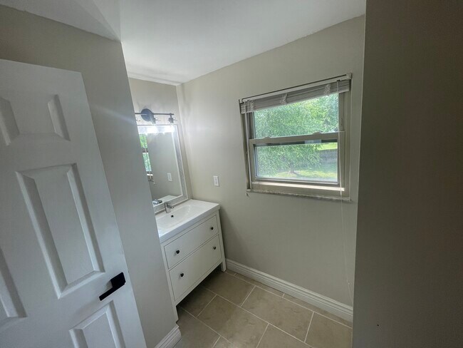 Building Photo - 8579 Renford Ct