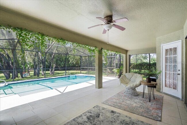 Building Photo - 211 Forest Wood Ct