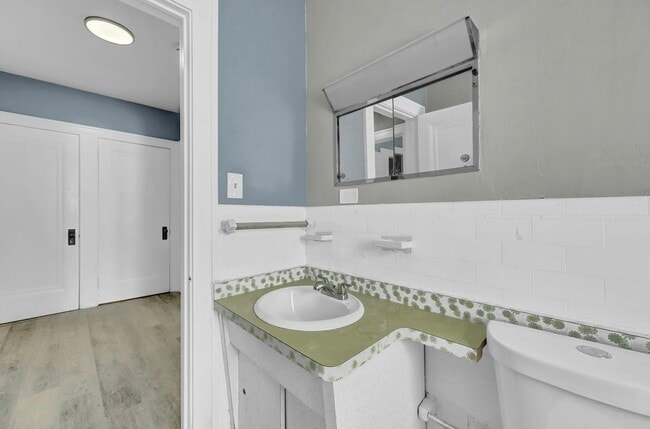 Building Photo - 3658 E 138th St