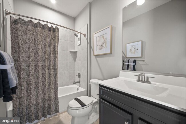 Building Photo - 171 WOODGATE Cir