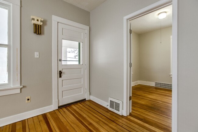 Building Photo - 3100 N 35th St