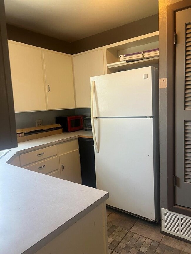 Building Photo - 1514 Parker Dr