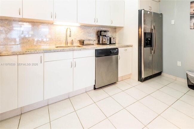 Building Photo - 9341 Collins Ave