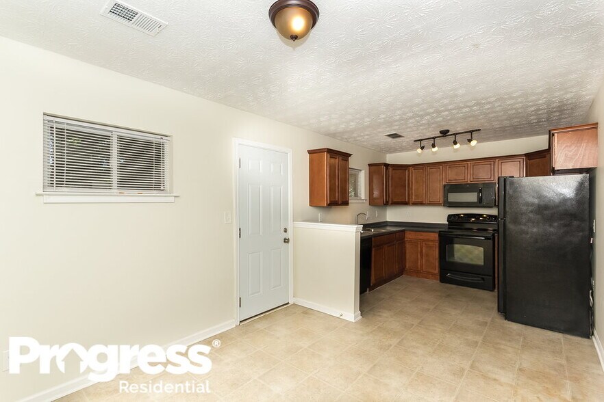 Building Photo - 3671 Larkspur Terrace