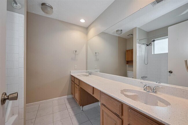 Building Photo - 13126 Kingsmill Dr