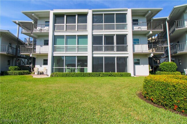 Building Photo - 3400 Gulf Shore Blvd N