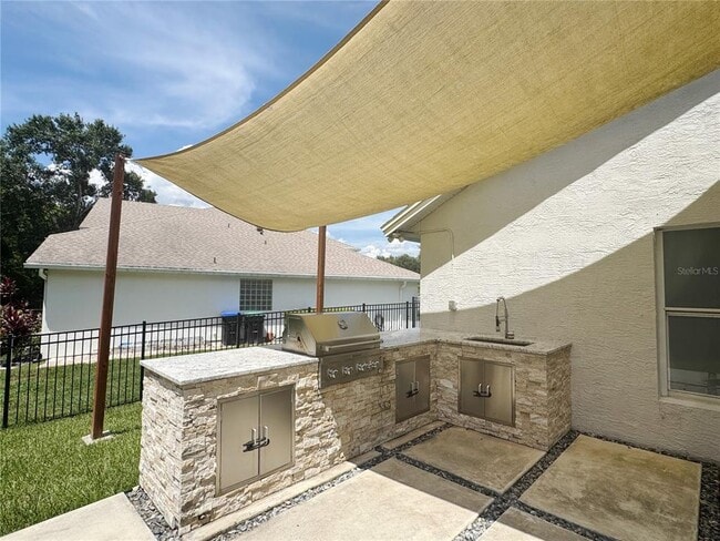 Building Photo - 824 Palm Cove Dr