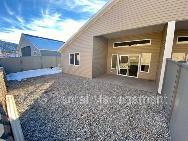 Building Photo - 939 S 25 W