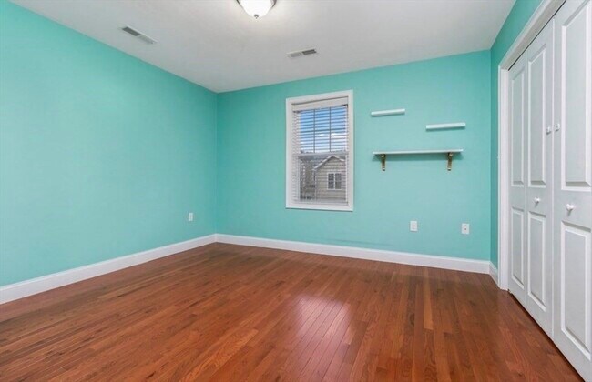 Building Photo - 38 Webster St