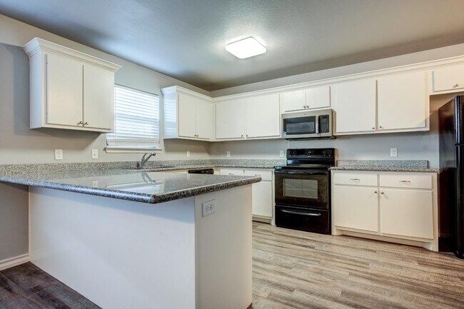 Building Photo - 3432 Itasca St