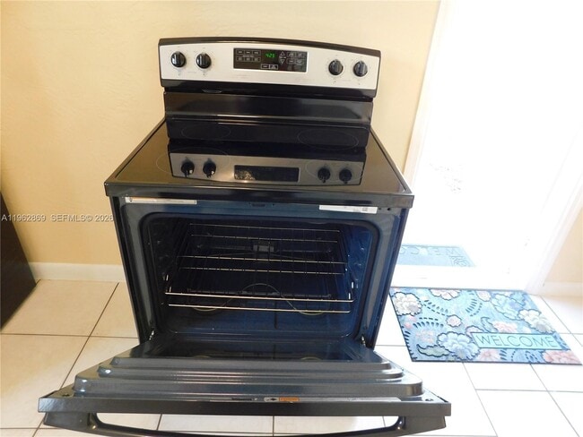 Building Photo - 10121 W Jessamine St