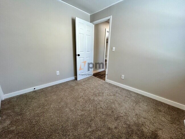 Building Photo - 14725 Bryan St