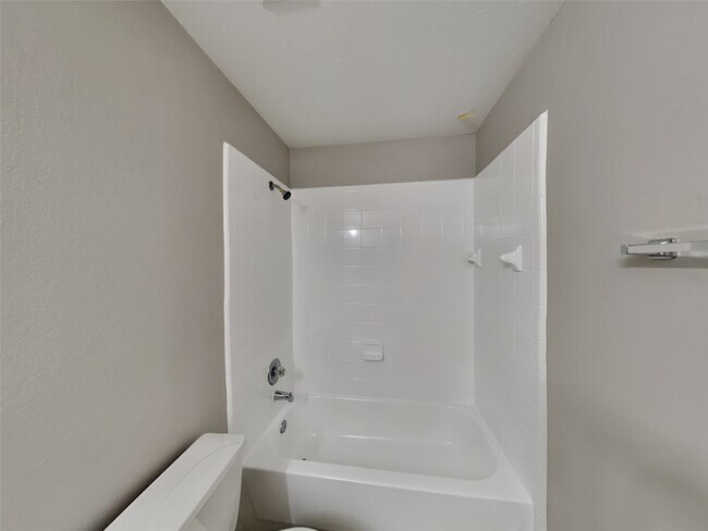 Building Photo - 7711 Cypress Edge Dr