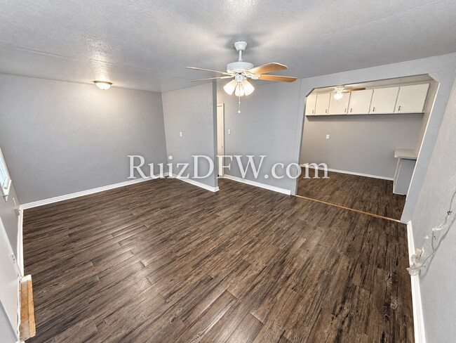 Building Photo - 6360 Renwood Dr
