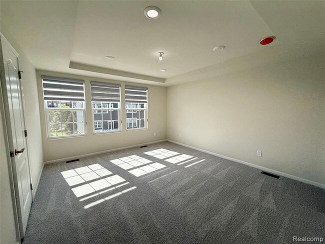 Building Photo - 359 N Sydney Ct