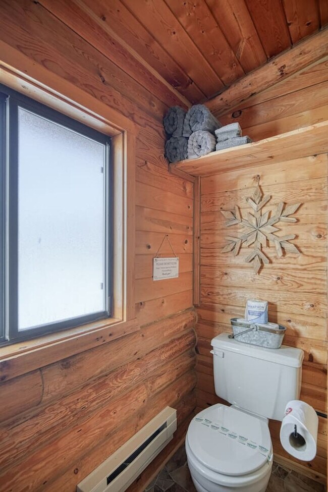 Building Photo - 5406 Henrys Lake Rd