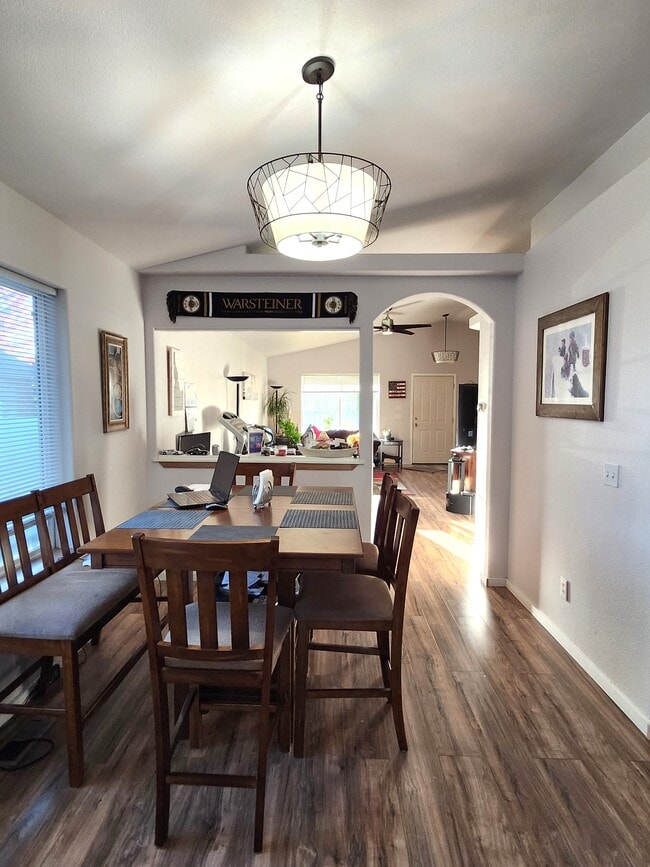 Building Photo - 5810 N Loraine St