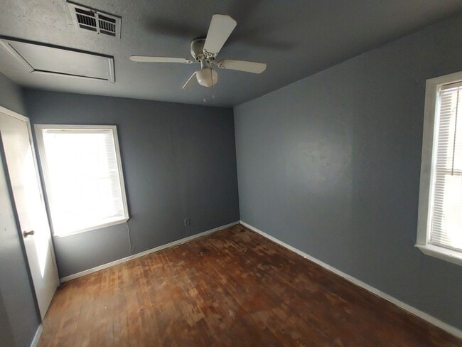 Building Photo - 3 bedroom 1 bath