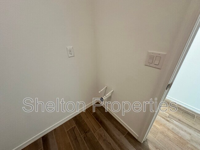 Building Photo - 14360 W Alameda Dr