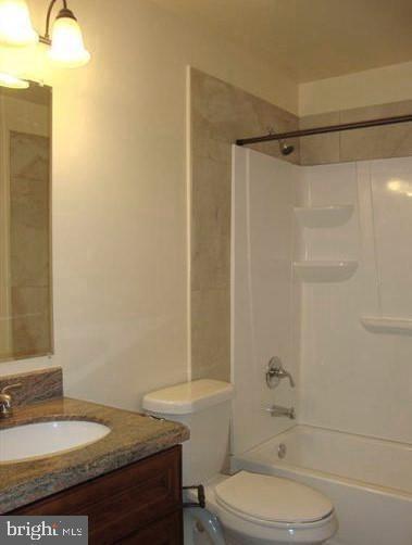 Building Photo - 17701 Kilmarnock Terrace