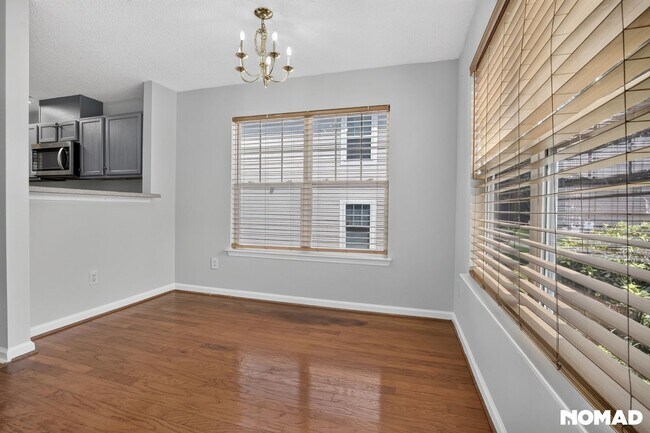 Building Photo - 805 Hopewell St