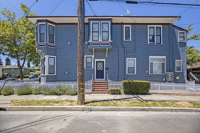 Primary Photo - 1401 Sherman St. - 1 bedroom | 1 bath | Lo...
