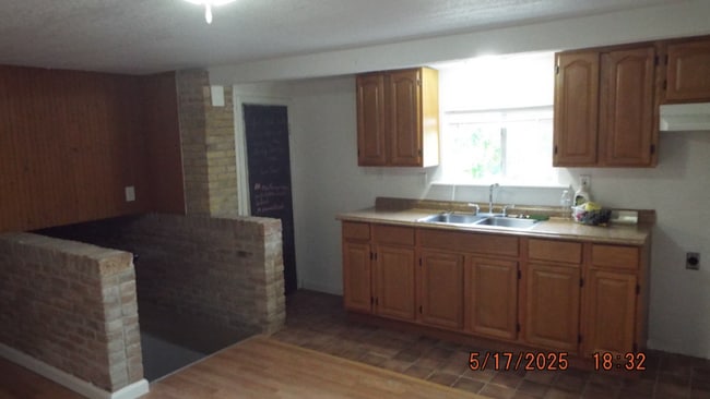 Building Photo - 13787 Macdona Lacoste Rd