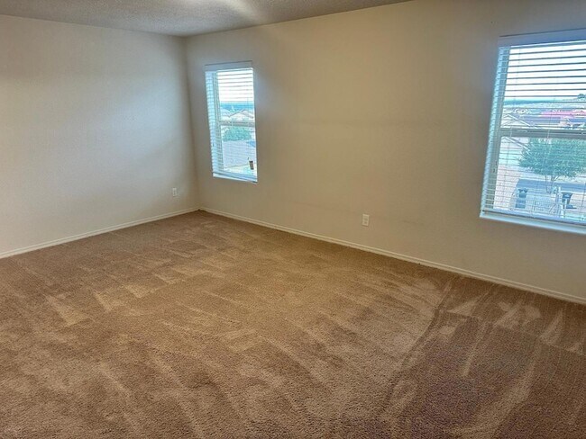 Building Photo - 3 Parador Ct