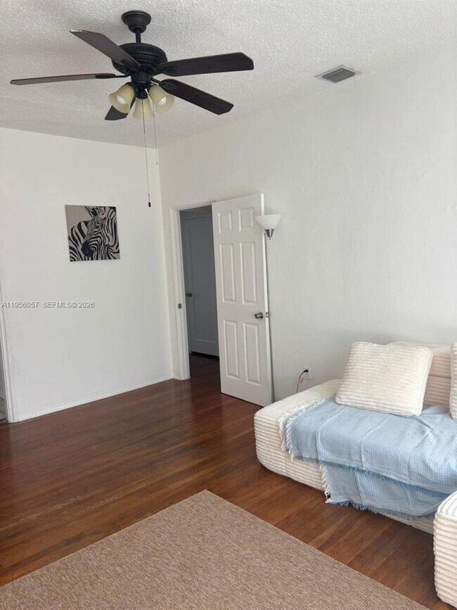 Building Photo - 825 Jefferson Ave