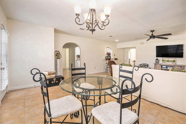 Building Photo - 116 Whiting Ave