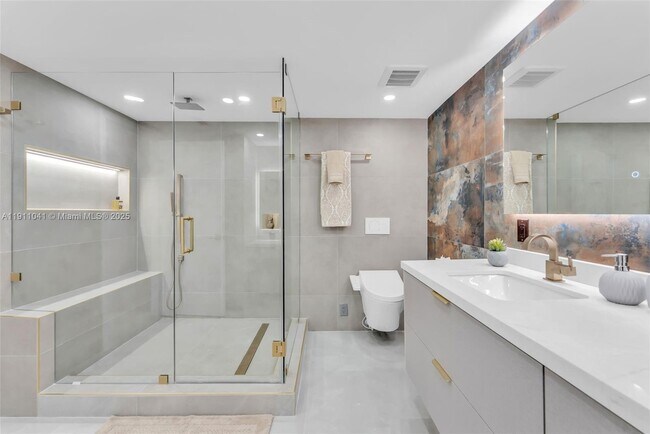 Building Photo - 19707 Turnberry Way