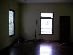 Building Photo - VANDALIA - 3 Bedroom, Large Garage & Fenced Yard -ONLY  $999 DOWN