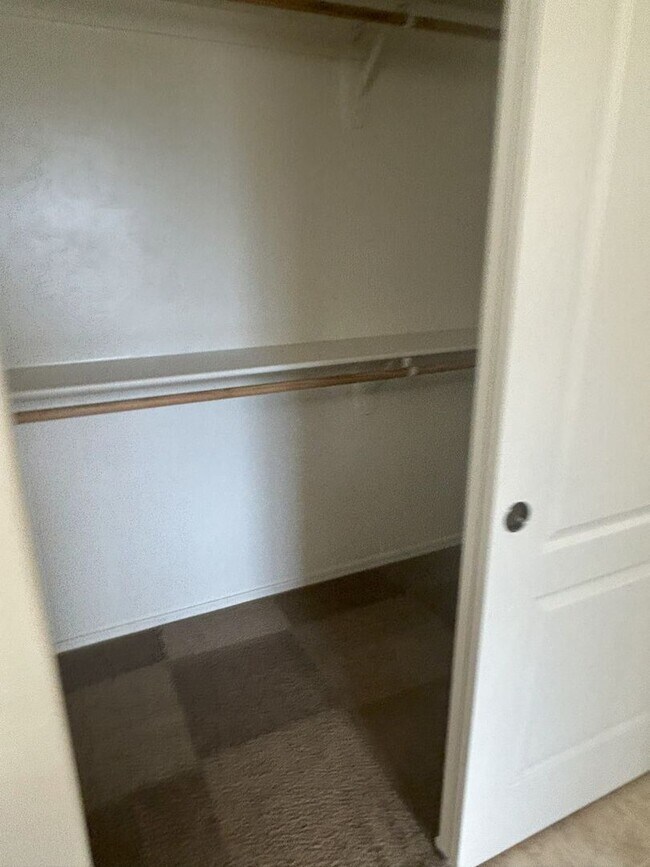 Building Photo - Save with SOLAR Unfurnished  1 loft -  2 c...