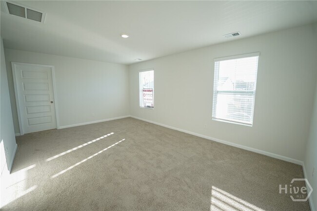 Building Photo - 102 Painted Lady Lp